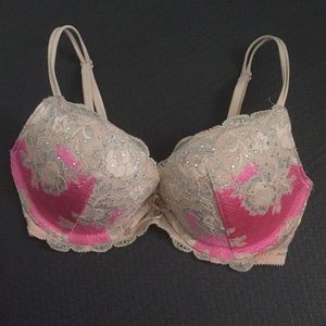 Victoria’s Secret very sexy padded push up bra